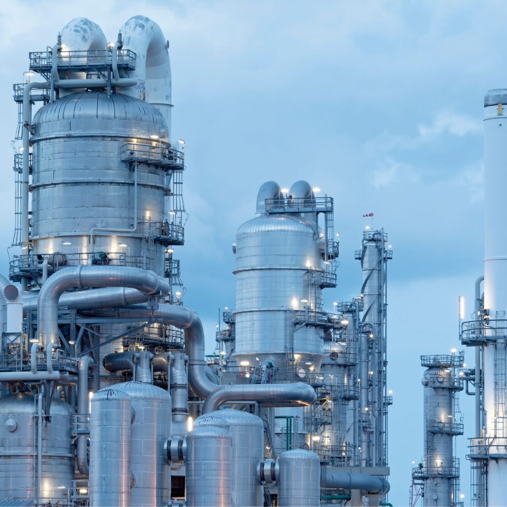 Comprehensive refractory solutions for industrial high-temperature applications by YCC. High-temperature refractory systems for fired heaters, reformers, and process units in the petrochemical sector.