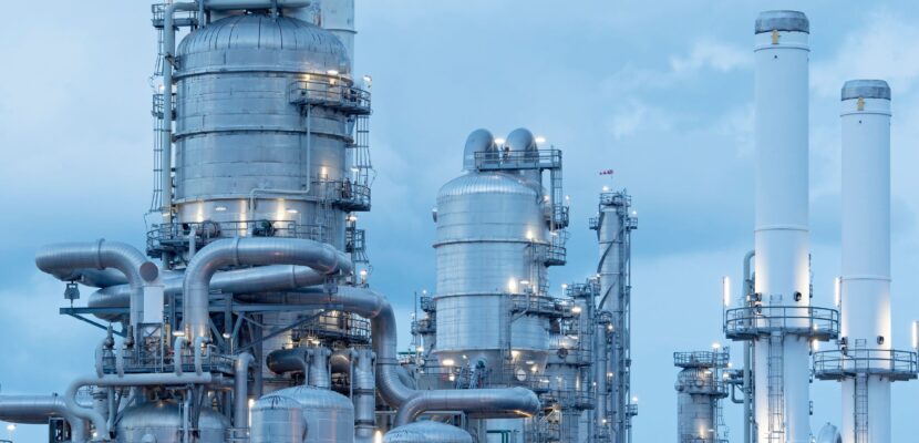 Comprehensive refractory solutions for industrial high-temperature applications by YCC. High-temperature refractory systems for fired heaters, reformers, and process units in the petrochemical sector.